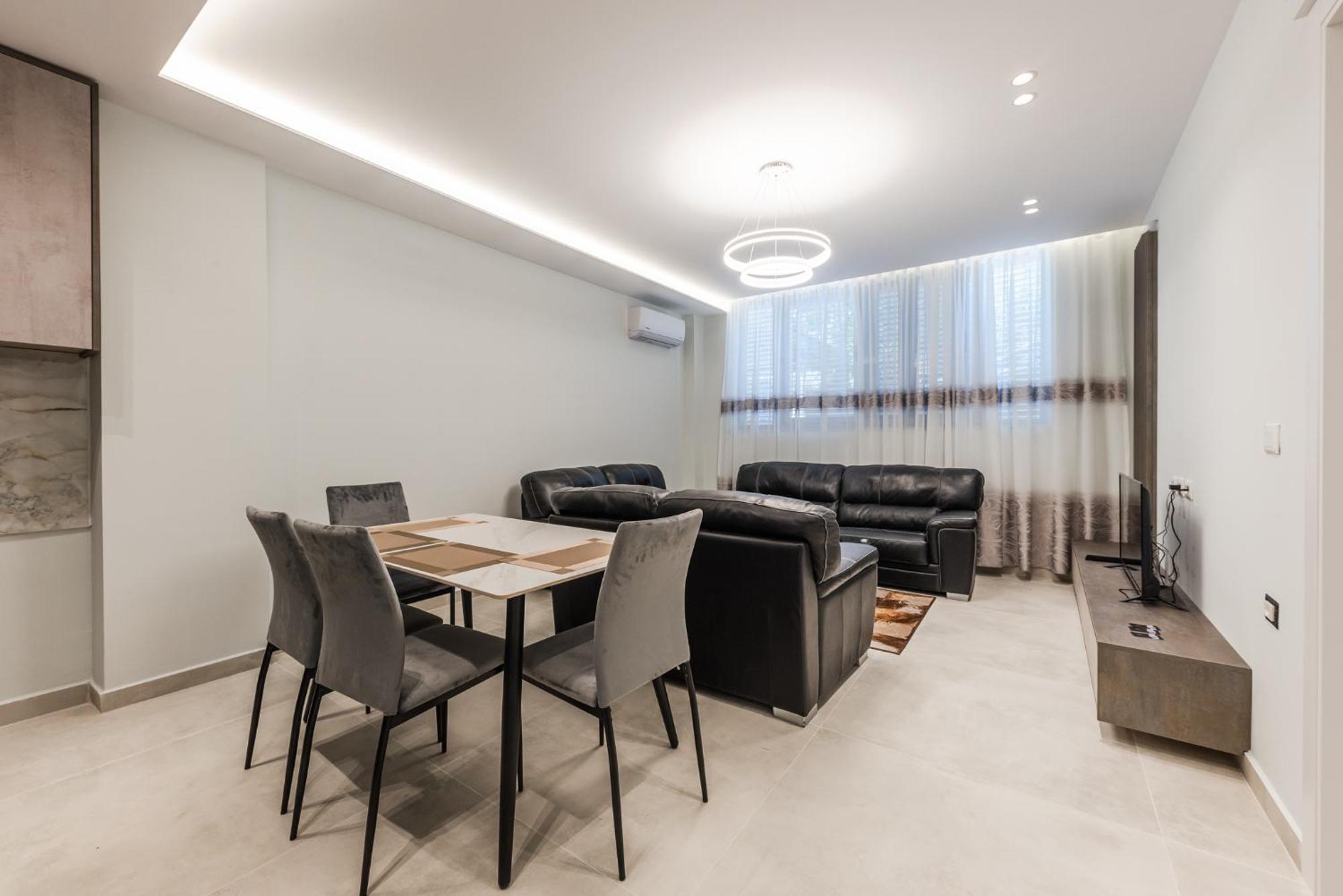 Summer D&a Apartment